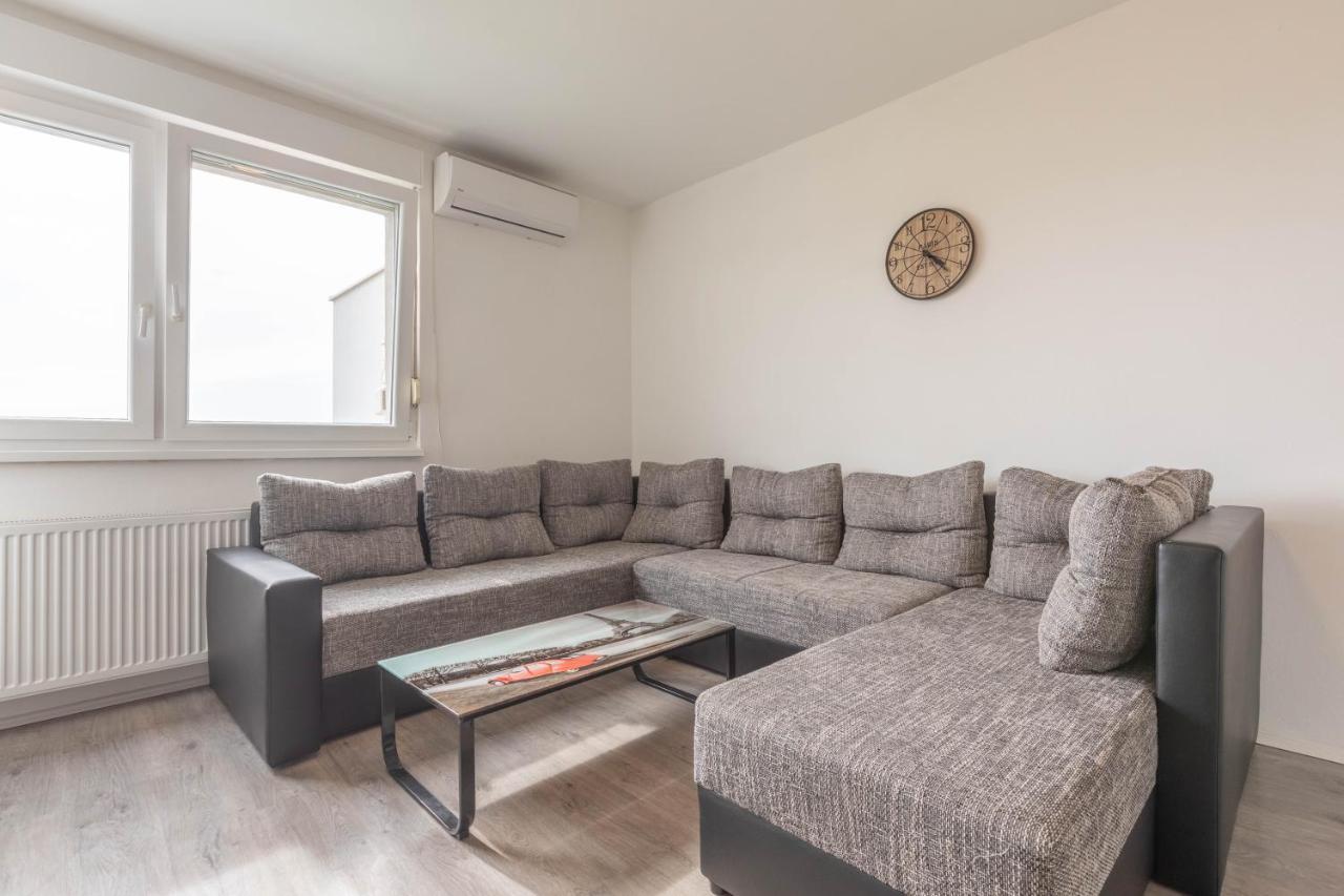 אוסילק Cosy Apartment Hugo מראה חיצוני תמונה
