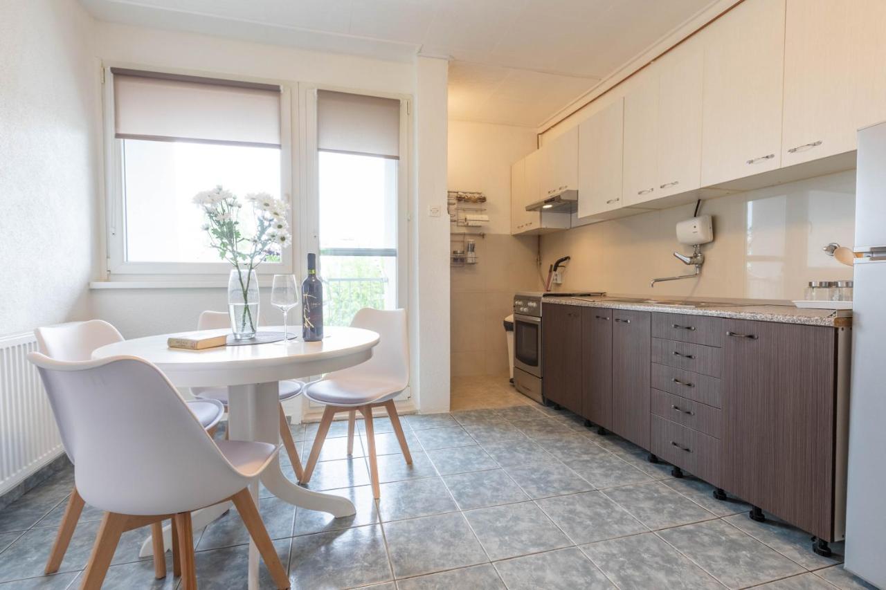 אוסילק Cosy Apartment Hugo מראה חיצוני תמונה