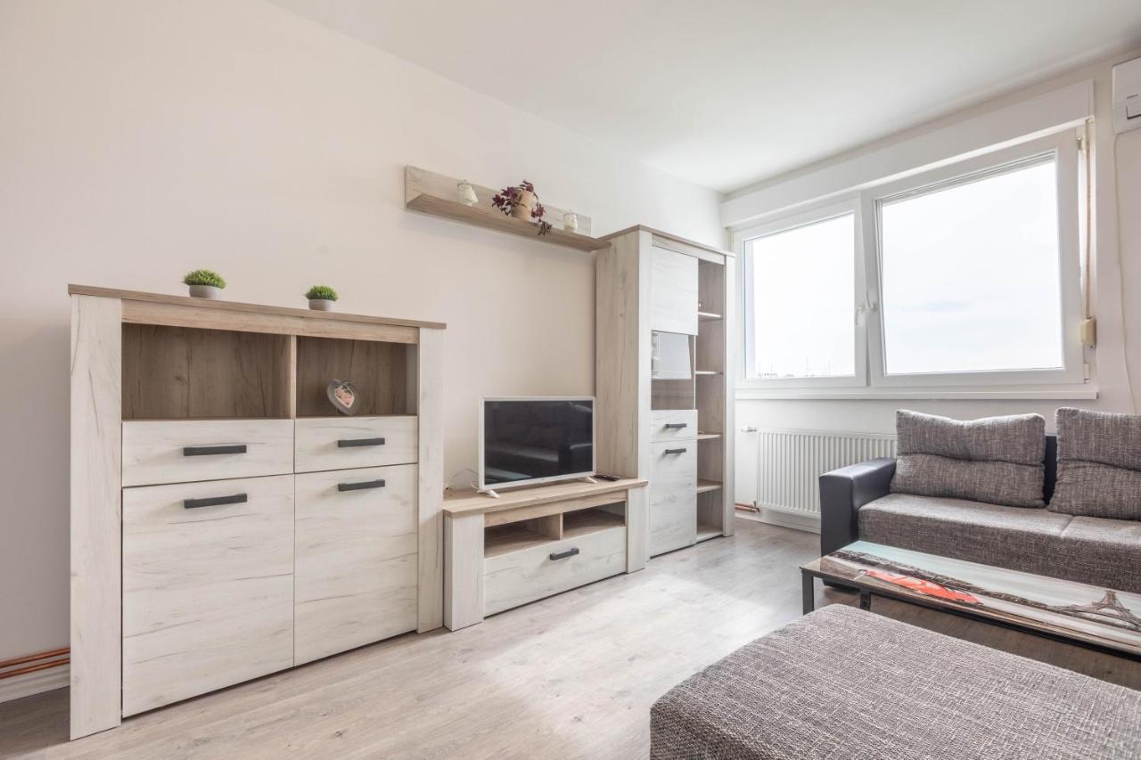 אוסילק Cosy Apartment Hugo מראה חיצוני תמונה