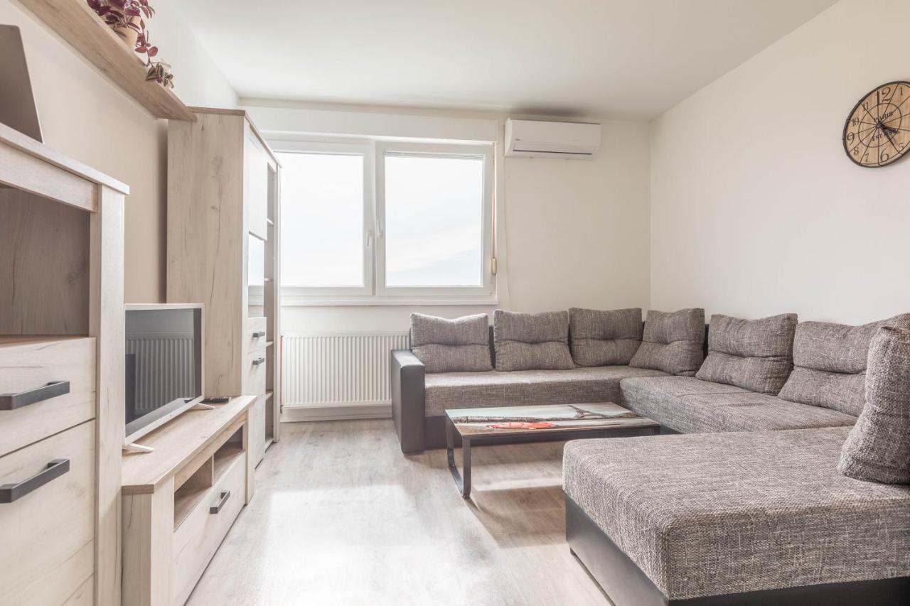 אוסילק Cosy Apartment Hugo מראה חיצוני תמונה