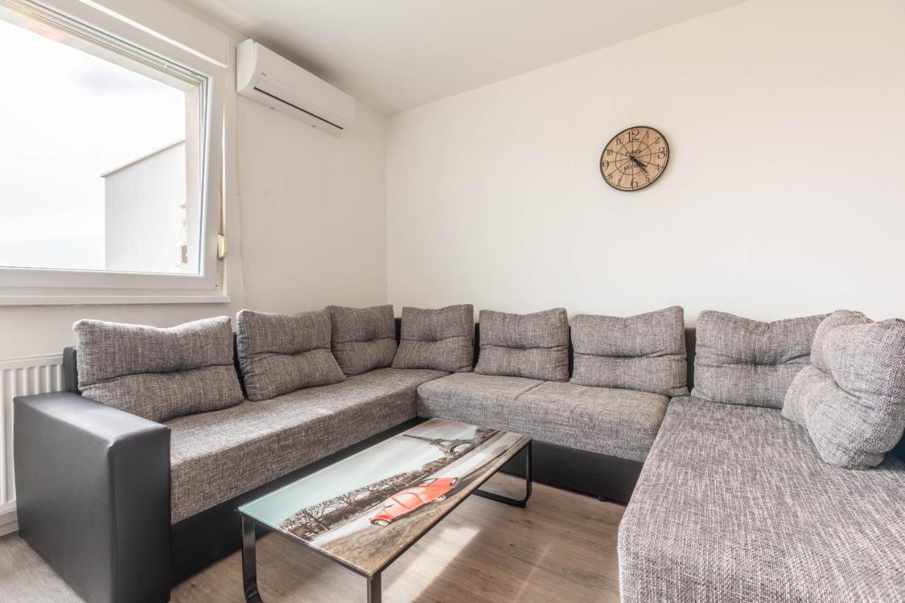 אוסילק Cosy Apartment Hugo מראה חיצוני תמונה